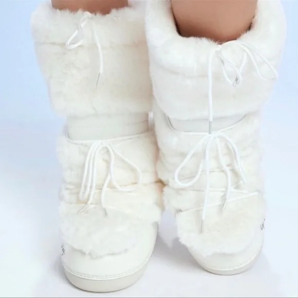 Hello Kitty x Forever 21 Viral Snow Boots (Moon Boots) New Womans - Picture 4 of 4